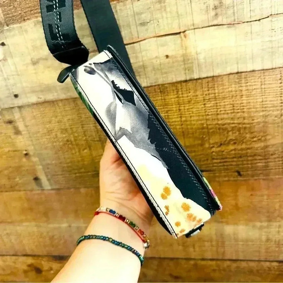 Authentic Off White Pattern Silk Floral Purse - Picture 6 of 14